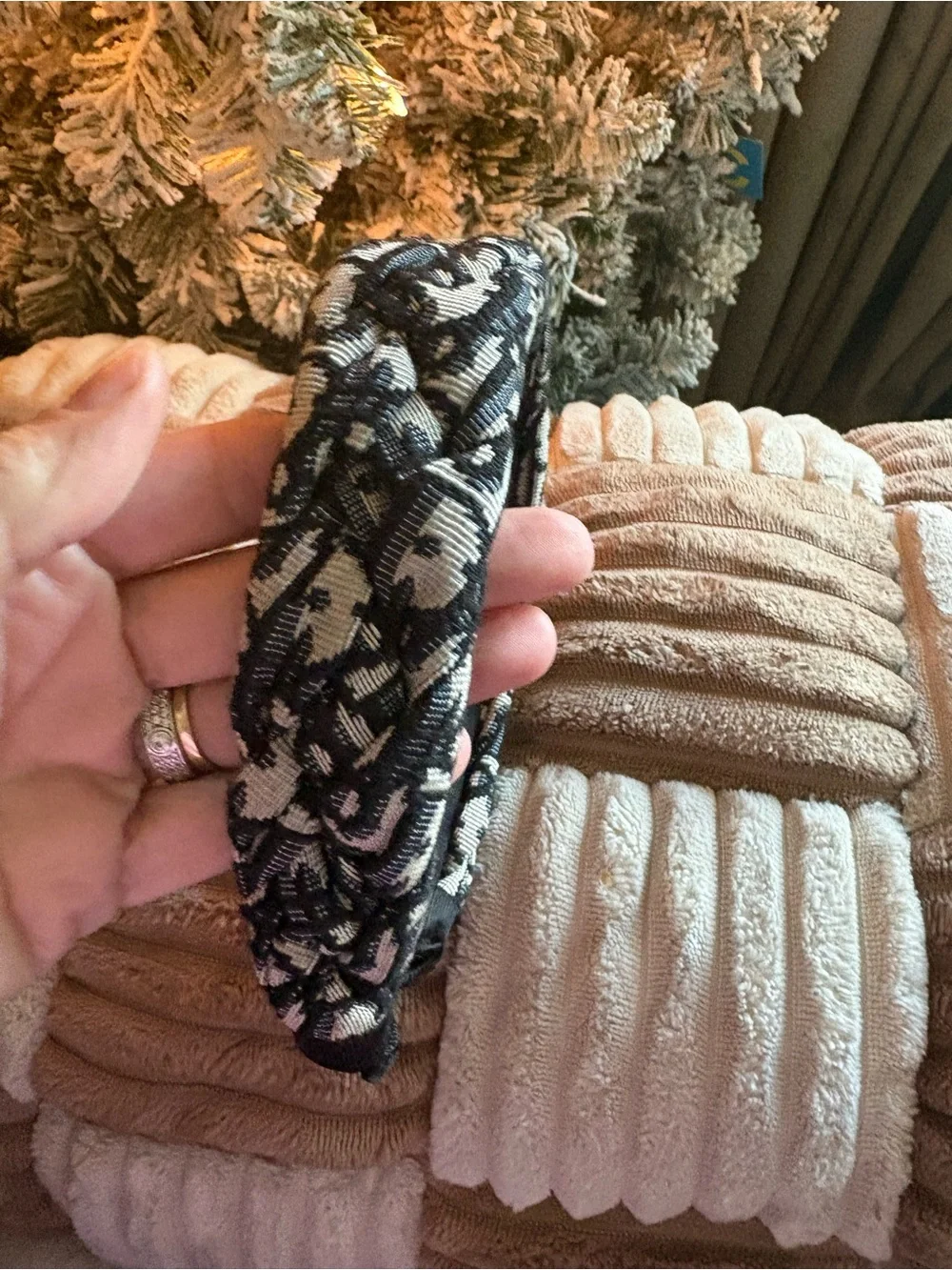 Fashion Black and White Patterned Padded Headband - Women Accessories